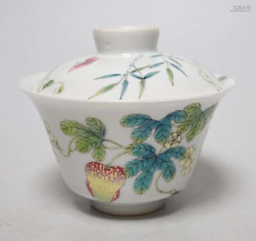 A Chinese famille rose bowl and cover. 9cm tall overall