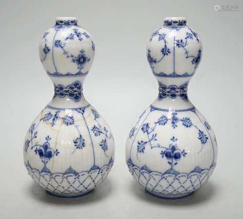 A pair of Royal Copenhagen onion pattern vases, 17cm