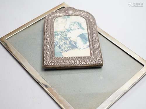 An Edwardian silver mounted rectangular photograph frame, Bi...