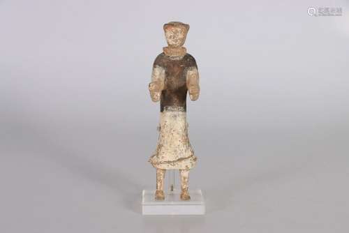 CHINE, Epoque Han. Statuette en terre cuite polychrome