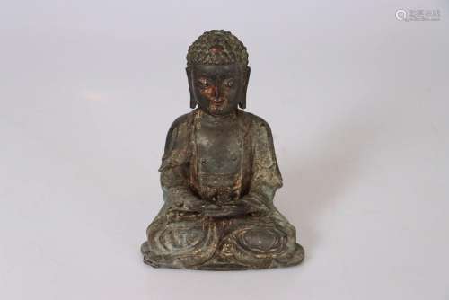 CHINE, Epoque Ming. Statuette de Bouddha en bronze anci