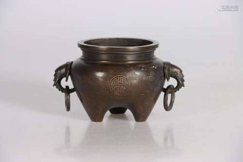 CHINE, XIXe siècle. Petit brûle-parfum en bronze tripod