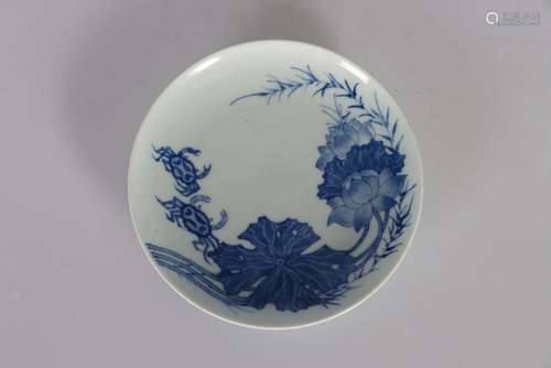 CHINE pour le VIETNAM. Assiette en porcelaine bleu de H