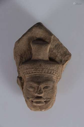 CAMBODGE, Epoque Khmer, XIIe siècle. Fragment de bas-re