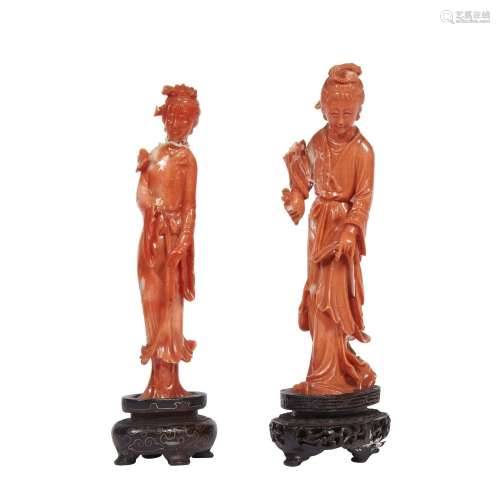 TWO CARVINGS, CHINA, QING DYNASTY, 19TH CENTURY<br />
清 十九...