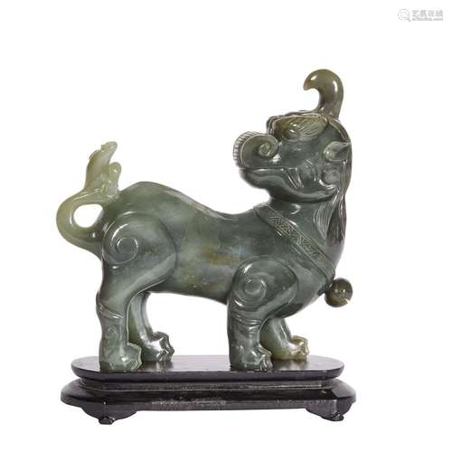 A CARVING, CHINA, QING DYNASTY, 20TH CENTURY<br />
清 二十世...