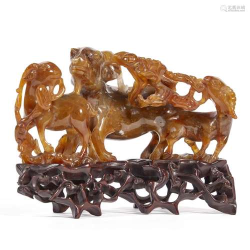 A CARVING, CHINA, QING DYNASTY, 20TH CENTURY<br />
清 二十世...