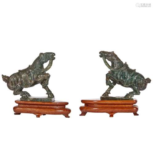 A PAIR OF HORSES, CHINA, 20TH CENTURY<br />
中国 二十世纪  硬...