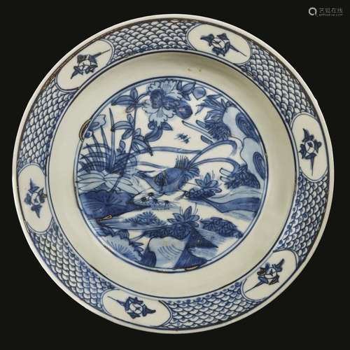 A PLATE, CHINA, MING DYNASTY, 17TH CENTURY<br />
明 十七世纪...