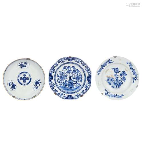 THREE PLATES, CHINA, QING DYNASTY, 18TH CENTURY<br />
清 十八...