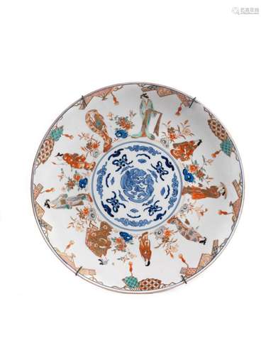 A PLATE, JAPAN, 19TH CENTURY<br />
日本 十九世纪 大奥夫人群像...