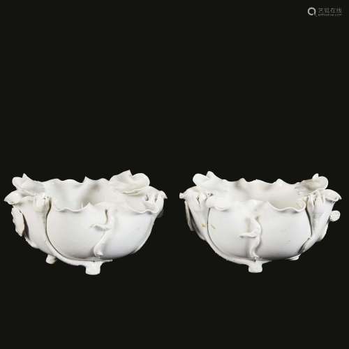 A PAIR OF BOWLS, CHINA, QING DYNASTY, 19TH CENTURY<br />
清 ...