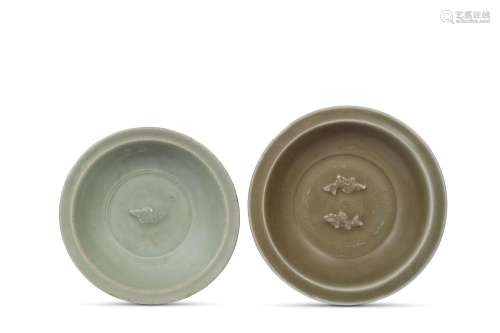 TWO PLATES, CHINA, SONG DYNASTY, 12TH-13TH CENTURIES<br />
宋...