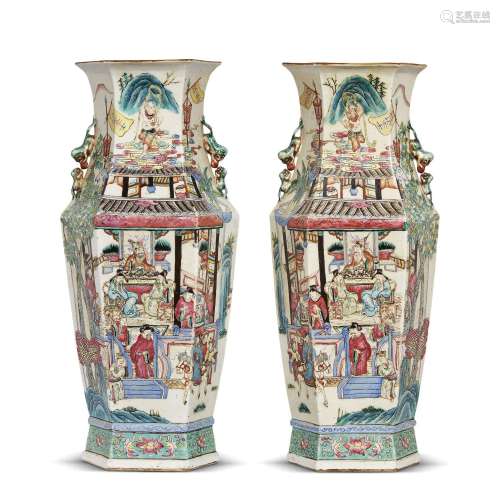 TWO VASES, CHINA, QING DYNASTY, 19TH CENTURY<br />
清 十九世...