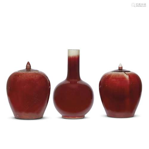 A GROUP OF THREE VASES, CHINA, 19TH-20TH CENTURY<br />
中国 ...