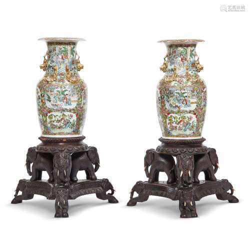 A PAIR OF VASES, CHINA, QING DYNASTY, 19TH CENTURY<br />
清 ...
