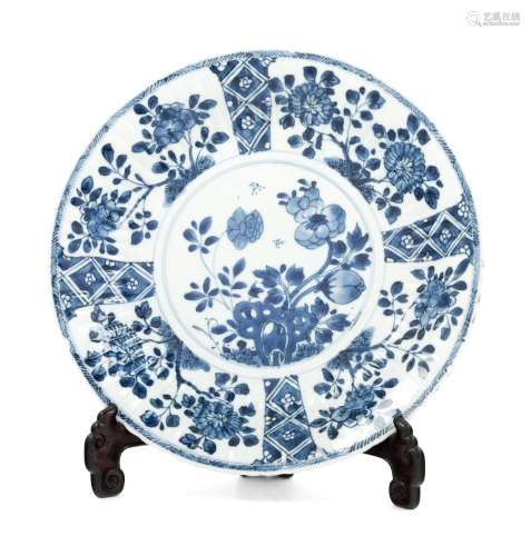 A Chinese Export Blue and White Porcelain Plate