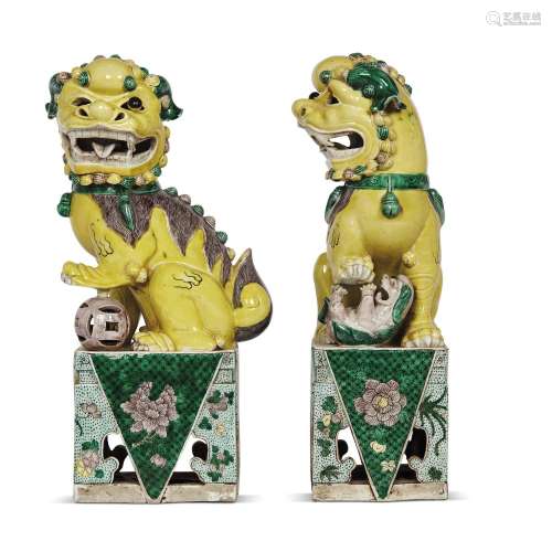 A PAIR OF GUARDIAN LIONS, CHINA, QING DYNASTY, 19TH CENTURY<...