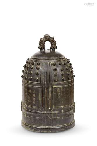 A LARGE BELL, JAPAN, 18-19TH CENTURIES<br />
日本十八至十九世...