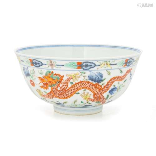 A Wucai Porcelain 'Dragon adn Cloud' Bowl