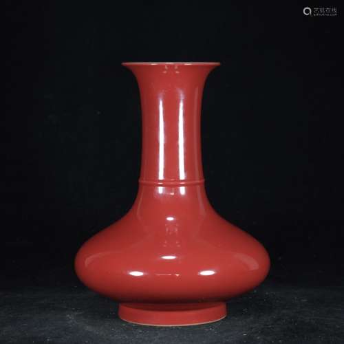 清雍正霁红釉螺纹胆瓶