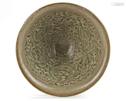 A SMALL CHINESE CELADON BOWL, SONG DYNASTY (960-1127)