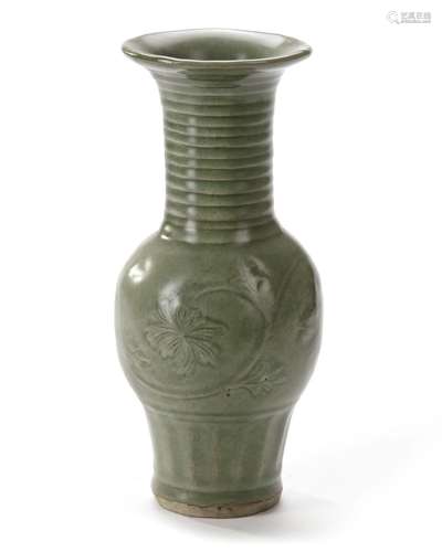 A CHINESE LONGQUAN CELADON BALUSTER VASE