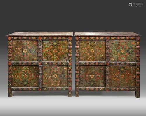 A PAIR OF TIBETAN CABINETS, 19TH CENTURY