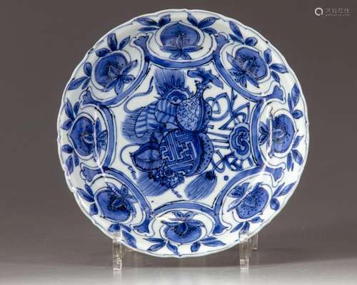 A CHINESE BLUE AND WHITE SCALLOPED RIM DISH, WANLI PERIOD (1...