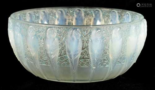 A RENE LALIQUE OPALESCENT BLUE STAINED PERRUCHES BOWL