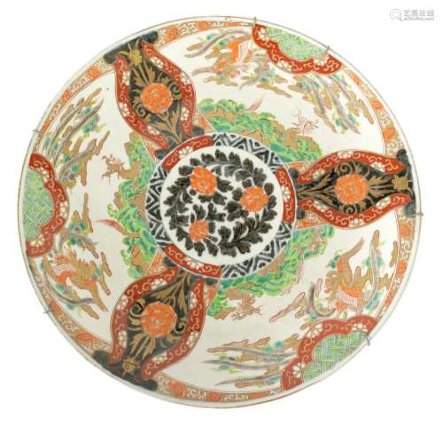 A MEIJI PERIOD JAPANESE PORCELAIN CHARGER