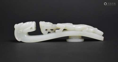 A Chinese White Jade Chi Dragon Belt Buckle, 13cms Wide