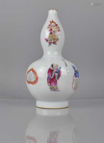 A Chinese Famille Rose Wu Shuang Pu Double Gourd Vase decora...