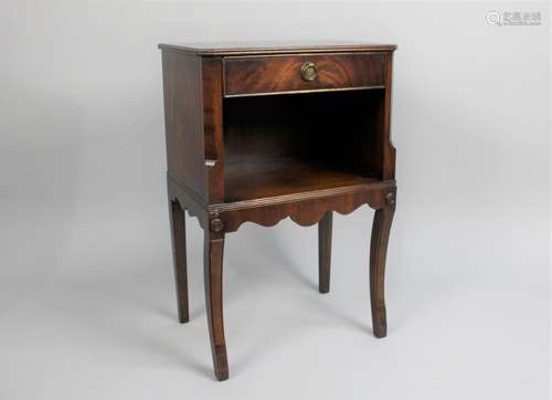 A Late 20th Century Mahogany Bedside Table with Single Drawe...