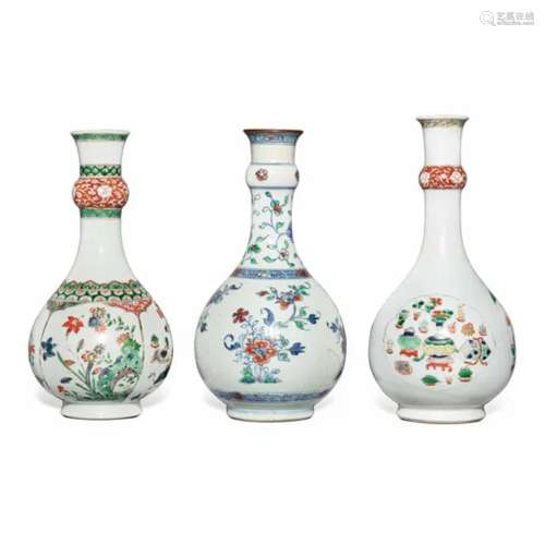 清十八世纪 彩瓷蒜头瓶一组三件