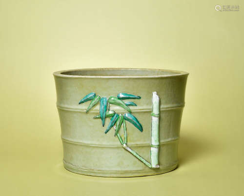 清道光 素三彩堆塑竹节型花盆