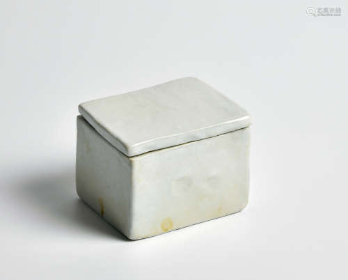 18世纪 高丽白釉四方盖盒