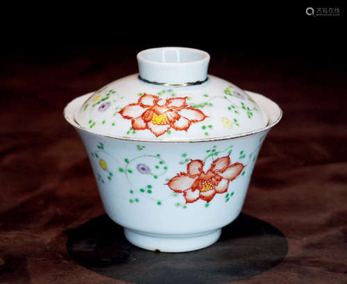 民国 江西瓷业公司款粉彩缠枝花卉纹盖碗