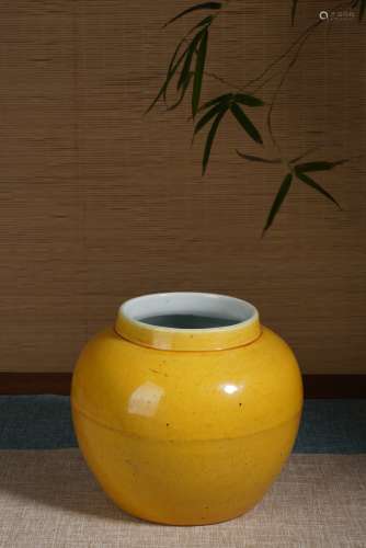 明代 焦黄釉罐