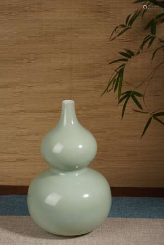 清代 青釉葫芦赏瓶