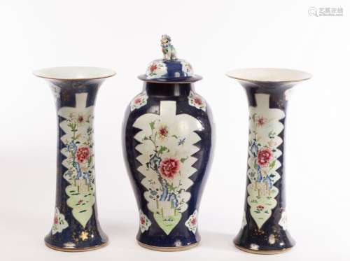 A garniture of three famille rose vases, Qianlong (1735-1796...