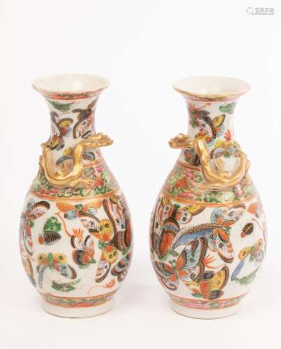 A pair of Chinese famille rose export vases, Yuhuchunping, Q...
