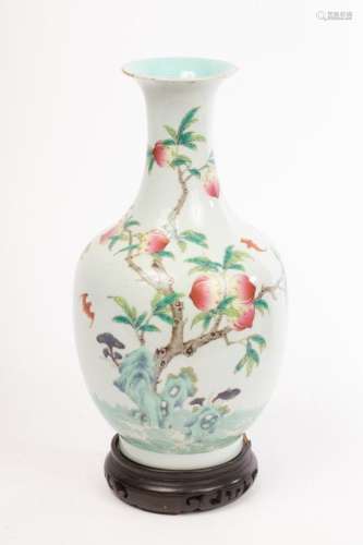 A Chinese famille rose porcelain vase, Guanyinping, Daqing D...