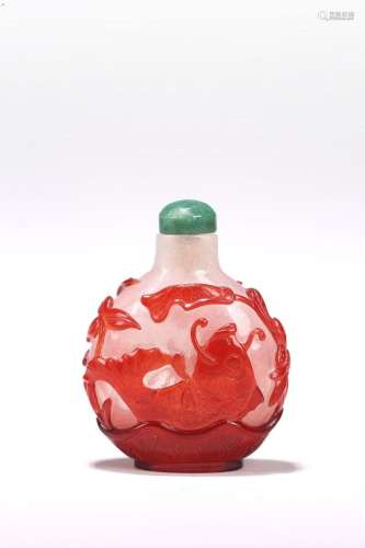 A RUBY RED OVERLAY GLASS 'CARP AND CRAB' SNUFF BOTTLE