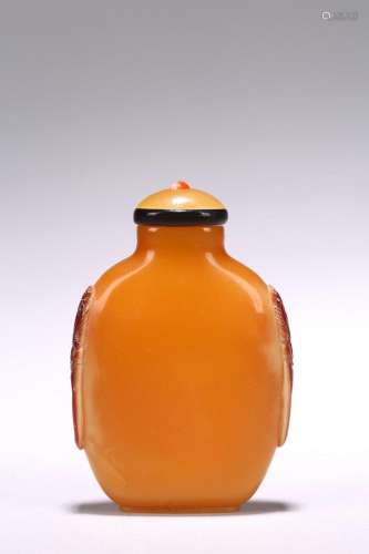 A CHINESE ANTIQUE HORNBILL SNUFF BOTTLE