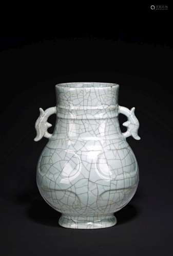 A LARGE CHINESE GUAN TYPE VASE