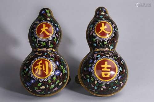 A PAIR OF CLOISONNE ENAMEL DOUBLE GOURD BOXES