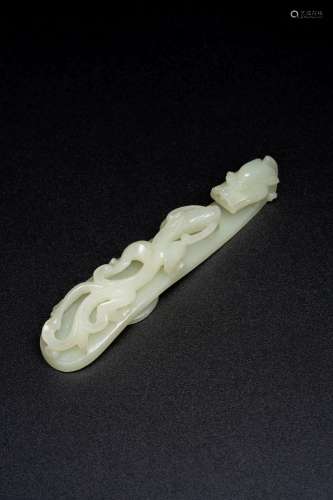 A WHITE JADE 'DRAGON' BELT HOOK