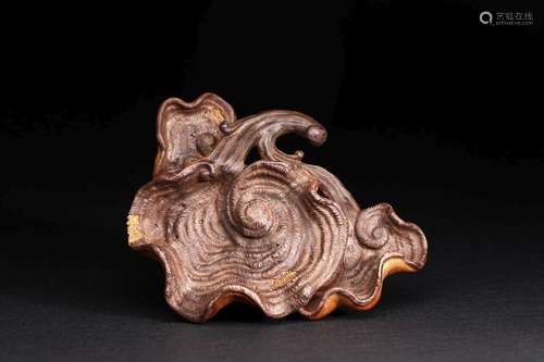 A YIXING ZISHA LINGZHI CARVING