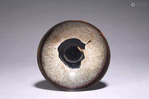 A CHINESE JIZHOU STYLE BOWL